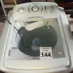 LOTE 144 - 01 MÁQUINA DE LAVAR ROUPAS MARCA ELECTROLUX 12KG 220V. (NO ESTADO) ATENÇÃO! FAZER A VISITAÇÃO ANTES DE ARREMATAR, NÃO SABEMOS SE FUNCIONA. LEILÃO NÃO TEM GARANTIA E NEM DEVOLUÇÃO, SUJEITO A POSSÍVEIS AVARIAS VISÍVEIS/OCULTAS E/OU AUSÊNCIA DE COMPONENTES.
