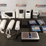 LOTE 018 - 01 LOTE COM VÁRIOS INTERFONES MARCAS E MODELOS DIVERSOS. (NO ESTADO) ATENÇÃO! FAZER A VISITAÇÃO ANTES DE ARREMATAR, NÃO SABEMOS SE FUNCIONA. LEILÃO NÃO TEM GARANTIA E NEM DEVOLUÇÃO, SUJEITO A POSSÍVEIS AVARIAS VISÍVEIS/OCULTAS E/OU AUSÊNCIA DE COMPONENTES.