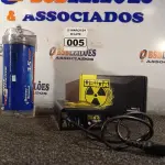 LOTE 005 - 01 MEGA CAPACITOR AUTOMOTIVO 3.5FARAD E 01 FONTE USINA 60AMP. (NO ESTADO) ATENÇÃO! FAZER A VISITAÇÃO ANTES DE ARREMATAR, NÃO SABEMOS SE FUNCIONA. LEILÃO NÃO TEM GARANTIA E NEM DEVOLUÇÃO, SUJEITO A POSSÍVEIS AVARIAS VISÍVEIS/OCULTAS E/OU AUSÊNCIA DE COMPONENTES.
