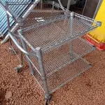 LOTE 578 - 02 CARRINHOS PARA TRANSPORTE DE ALIMENTOS. (NO ESTADO) ATENÇÃO! FAZER A VISITAÇÃO ANTES DE ARREMATAR, NÃO SABEMOS SE FUNCIONA. LEILÃO NÃO TEM GARANTIA E NEM DEVOLUÇÃO, SUJEITO A POSSÍVEIS AVARIAS VISÍVEIS/OCULTAS E/OU AUSÊNCIA DE COMPONENTES.