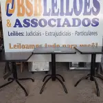 LOTE 046 - 03 MESAS DE MADEIRA E PÉS DE FERRO MEDIDAS VARIADAS. (NO ESTADO, NÃO SABEMOS SE FUNCIONA. LEILÃO NÃO TEM GARANTIA E NEM DEVOLUÇÃO).
