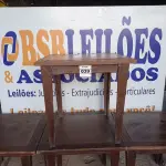 LOTE 039 - 04 MESAS DE MADEIRA MEDINDO 80CMX80CM. (NO ESTADO, NÃO SABEMOS SE FUNCIONA. LEILÃO NÃO TEM GARANTIA E NEM DEVOLUÇÃO).