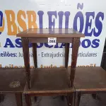 LOTE 005 - 04 MESAS EM MADEIRA MEDINDO 80X80CM. (NO ESTADO, NÃO SABEMOS SE FUNCIONA. LEILÃO NÃO TEM GARANTIA E NEM DEVOLUÇÃO).