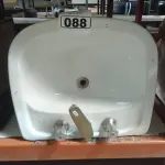 LOTE 088 - 02 CUBAS PARA LAVATÓRIO COM TORNEIRAS DE METAL COM ACIONAMENTO DUPLO. (NO ESTADO) ATENÇÃO! FAZER A VISITAÇÃO ANTES DE ARREMATAR, NÃO SABEMOS SE FUNCIONA. LEILÃO NÃO TEM GARANTIA E NEM DEVOLUÇÃO, SUJEITO A POSSÍVEIS AVARIAS VISÍVEIS/OCULTAS E/OU AUSÊNCIA DE COMPONENTES.