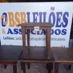 LOTE 023 - 04 MESAS EM MADEIRA MEDINDO 80X80CM. (NO ESTADO, NÃO SABEMOS SE FUNCIONA. LEILÃO NÃO TEM GARANTIA E NEM DEVOLUÇÃO).