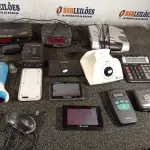 LOTE 008 - 01 LOTE COM ELETRÔNICOS DIVERSOS. (NO ESTADO) ATENÇÃO! FAZER A VISITAÇÃO ANTES DE ARREMATAR, NÃO SABEMOS SE FUNCIONA. LEILÃO NÃO TEM GARANTIA E NEM DEVOLUÇÃO, SUJEITO A POSSÍVEIS AVARIAS VISÍVEIS/OCULTAS E/OU AUSÊNCIA DE COMPONENTES.