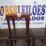 LOTE 004 - 04 MESAS EM MADEIRA MEDINDO 80X80CM. (NO ESTADO, NÃO SABEMOS SE FUNCIONA. LEILÃO NÃO TEM GARANTIA E NEM DEVOLUÇÃO).
