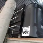 LOTE 057 - 01 GAVETEIRO E 01 FRAGMENTADORA DE PAPEL. (NO ESTADO) ATENÇÃO! FAZER A VISITAÇÃO ANTES DE ARREMATAR, NÃO SABEMOS SE FUNCIONA. LEILÃO NÃO TEM GARANTIA E NEM DEVOLUÇÃO, SUJEITO A POSSÍVEIS AVARIAS VISÍVEIS/OCULTAS E/OU AUSÊNCIA DE COMPONENTES.