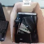 LOTE 533 - 01 LOTE COM PERIFÉRICOS DIVERSOS. (NO ESTADO) ATENÇÃO! FAZER A VISITAÇÃO ANTES DE ARREMATAR, NÃO SABEMOS SE FUNCIONA. LEILÃO NÃO TEM GARANTIA E NEM DEVOLUÇÃO, SUJEITO A POSSÍVEIS AVARIAS VISÍVEIS/OCULTAS E/OU AUSÊNCIA DE COMPONENTES.