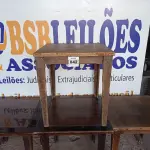 LOTE 042 - 04 MESAS DE MADEIRA MEDINDO 80CMX80CM. (NO ESTADO, NÃO SABEMOS SE FUNCIONA. LEILÃO NÃO TEM GARANTIA E NEM DEVOLUÇÃO).