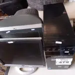 LOTE 479 - 02 MONITORES SENDO 01 DE TUBO E 01 CPU. (NO ESTADO) ATENÇÃO! FAZER A VISITAÇÃO ANTES DE ARREMATAR, NÃO SABEMOS SE FUNCIONA. LEILÃO NÃO TEM GARANTIA E NEM DEVOLUÇÃO, SUJEITO A POSSÍVEIS AVARIAS VISÍVEIS/OCULTAS E/OU AUSÊNCIA DE COMPONENTES.