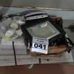 LOTE 041 - 01 LOTE COM VÁRIAS LUMINÁRIAS MARCAS E MODELOS DIVERSOS. (NO ESTADO) ATENÇÃO! FAZER A VISITAÇÃO ANTES DE ARREMATAR, NÃO SABEMOS SE FUNCIONA. LEILÃO NÃO TEM GARANTIA E NEM DEVOLUÇÃO, SUJEITO A POSSÍVEIS AVARIAS VISÍVEIS/OCULTAS E/OU AUSÊNCIA DE COMPONENTES.