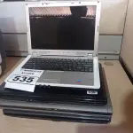 LOTE 535 - 04 NOTEBOOKS PARA RETIRADA DE PEÇAS. (NO ESTADO) ATENÇÃO! FAZER A VISITAÇÃO ANTES DE ARREMATAR, NÃO SABEMOS SE FUNCIONA. LEILÃO NÃO TEM GARANTIA E NEM DEVOLUÇÃO, SUJEITO A POSSÍVEIS AVARIAS VISÍVEIS/OCULTAS E/OU AUSÊNCIA DE COMPONENTES.