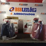 LOTE 445 - 02 LUMINÁRIAS PENDENTE SÃO PAULO. (NO ESTADO) ATENÇÃO! FAZER A VISITAÇÃO ANTES DE ARREMATAR, NÃO SABEMOS SE FUNCIONA. LEILÃO NÃO TEM GARANTIA E NEM DEVOLUÇÃO, SUJEITO A POSSÍVEIS AVARIAS VISÍVEIS/OCULTAS E/OU AUSÊNCIA DE COMPONENTES.