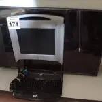 LOTE 174 - 01 TV LG E 01 TECLADO E MONITOR PARA RACK. (NO ESTADO) ATENÇÃO! FAZER A VISITAÇÃO ANTES DE ARREMATAR, NÃO SABEMOS SE FUNCIONA. LEILÃO NÃO TEM GARANTIA E NEM DEVOLUÇÃO, SUJEITO A POSSÍVEIS AVARIAS VISÍVEIS/OCULTAS E/OU AUSÊNCIA DE COMPONENTES.