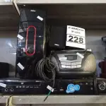 LOTE 228 - 01 DVD HOME THEATER E 01 APARELHO DE SOM. (NO ESTADO) ATENÇÃO! FAZER A VISITAÇÃO ANTES DE ARREMATAR, NÃO SABEMOS SE FUNCIONA. LEILÃO NÃO TEM GARANTIA E NEM DEVOLUÇÃO, SUJEITO A POSSÍVEIS AVARIAS VISÍVEIS/OCULTAS E/OU AUSÊNCIA DE COMPONENTES.