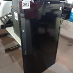LOTE 252 - 01 TV SONY 55” POL PARA RETIRADA DE PEÇAS. (NO ESTADO) ATENÇÃO! FAZER A VISITAÇÃO ANTES DE ARREMATAR, NÃO SABEMOS SE FUNCIONA. LEILÃO NÃO TEM GARANTIA E NEM DEVOLUÇÃO, SUJEITO A POSSÍVEIS AVARIAS VISÍVEIS/OCULTAS E/OU AUSÊNCIA DE COMPONENTES.