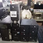 LOTE 259 - 01 SERVIDOR E 04 CPU’S MARCAS E MODELOS DIVERSOS. (NO ESTADO) ATENÇÃO! FAZER A VISITAÇÃO ANTES DE ARREMATAR, NÃO SABEMOS SE FUNCIONA. LEILÃO NÃO TEM GARANTIA E NEM DEVOLUÇÃO, SUJEITO A POSSÍVEIS AVARIAS VISÍVEIS/OCULTAS E/OU AUSÊNCIA DE COMPONENTES.