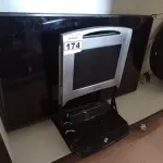 LOTE 174 - 01 TV LG E 01 TECLADO E MONITOR PARA RACK. (NO ESTADO) ATENÇÃO! FAZER A VISITAÇÃO ANTES DE ARREMATAR, NÃO SABEMOS SE FUNCIONA. LEILÃO NÃO TEM GARANTIA E NEM DEVOLUÇÃO, SUJEITO A POSSÍVEIS AVARIAS VISÍVEIS/OCULTAS E/OU AUSÊNCIA DE COMPONENTES.