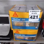 LOTE 421 - 02 CAIXAS DE SIKA TOP-100, REVESTIMENTO IMPERMEABILIZANTE SEMI-FLEXIVEL. (NO ESTADO) ATENÇÃO! FAZER A VISITAÇÃO ANTES DE ARREMATAR, NÃO SABEMOS SE FUNCIONA. LEILÃO NÃO TEM GARANTIA E NEM DEVOLUÇÃO, SUJEITO A POSSÍVEIS AVARIAS VISÍVEIS/OCULTAS E/OU AUSÊNCIA DE COMPONENTES.