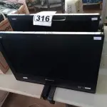 LOTE 316 - 02 COMPUTADORES ALL IN ONE MARCAS LENOVO PARA RETIRADA DE PEÇAS. (NO ESTADO) ATENÇÃO! FAZER A VISITAÇÃO ANTES DE ARREMATAR, NÃO SABEMOS SE FUNCIONA. LEILÃO NÃO TEM GARANTIA E NEM DEVOLUÇÃO, SUJEITO A POSSÍVEIS AVARIAS VISÍVEIS/OCULTAS E/OU AUSÊNCIA DE COMPONENTES.