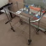 LOTE 451 - 01 CARRINHO PARA TRANSPORTE DE ALIMENTOS. (NO ESTADO) ATENÇÃO! FAZER A VISITAÇÃO ANTES DE ARREMATAR, NÃO SABEMOS SE FUNCIONA. LEILÃO NÃO TEM GARANTIA E NEM DEVOLUÇÃO, SUJEITO A POSSÍVEIS AVARIAS VISÍVEIS/OCULTAS E/OU AUSÊNCIA DE COMPONENTES.