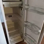 LOTE 309 - 01 GELADEIRA MARCA CÔNSUL 220V. (NO ESTADO) ATENÇÃO! FAZER A VISITAÇÃO ANTES DE ARREMATAR, NÃO SABEMOS SE FUNCIONA. LEILÃO NÃO TEM GARANTIA E NEM DEVOLUÇÃO, SUJEITO A POSSÍVEIS AVARIAS VISÍVEIS/OCULTAS E/OU AUSÊNCIA DE COMPONENTES.