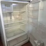 LOTE 471 - 01 GELADEIRA MARCA ELECTROLUX 220V. (NO ESTADO) ATENÇÃO! FAZER A VISITAÇÃO ANTES DE ARREMATAR, NÃO SABEMOS SE FUNCIONA. LEILÃO NÃO TEM GARANTIA E NEM DEVOLUÇÃO, SUJEITO A POSSÍVEIS AVARIAS VISÍVEIS/OCULTAS E/OU AUSÊNCIA DE COMPONENTES.