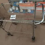 LOTE 451 - 01 CARRINHO PARA TRANSPORTE DE ALIMENTOS. (NO ESTADO) ATENÇÃO! FAZER A VISITAÇÃO ANTES DE ARREMATAR, NÃO SABEMOS SE FUNCIONA. LEILÃO NÃO TEM GARANTIA E NEM DEVOLUÇÃO, SUJEITO A POSSÍVEIS AVARIAS VISÍVEIS/OCULTAS E/OU AUSÊNCIA DE COMPONENTES.