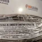 LOTE 180 - 01 ROLO DE CABO FLEXÍVEL 100M 1X2,5MM NA COR CINZA(NOVO). (NO ESTADO) ATENÇÃO! FAZER A VISITAÇÃO ANTES DE ARREMATAR, NÃO SABEMOS SE FUNCIONA. LEILÃO NÃO TEM GARANTIA E NEM DEVOLUÇÃO, SUJEITO A POSSÍVEIS AVARIAS VISÍVEIS/OCULTAS E/OU AUSÊNCIA DE COMPONENTES.