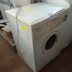 LOTE 478 - 01 LAVADORA DE ROUPAS MARCA ELECTROLUX 220V. (NO ESTADO) ATENÇÃO! FAZER A VISITAÇÃO ANTES DE ARREMATAR, NÃO SABEMOS SE FUNCIONA. LEILÃO NÃO TEM GARANTIA E NEM DEVOLUÇÃO, SUJEITO A POSSÍVEIS AVARIAS VISÍVEIS/OCULTAS E/OU AUSÊNCIA DE COMPONENTES.