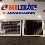 LOTE 439 - 02 PAINÉIS SOLARES 18V 10W. (NO ESTADO) ATENÇÃO! FAZER A VISITAÇÃO ANTES DE ARREMATAR, NÃO SABEMOS SE FUNCIONA. LEILÃO NÃO TEM GARANTIA E NEM DEVOLUÇÃO, SUJEITO A POSSÍVEIS AVARIAS VISÍVEIS/OCULTAS E/OU AUSÊNCIA DE COMPONENTES.