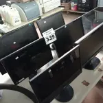 LOTE 339 - 06 MONITORES MARCAS E MODELOS DIVERSOS PARA RETIRADA DE PEÇAS. (NO ESTADO) ATENÇÃO! FAZER A VISITAÇÃO ANTES DE ARREMATAR, NÃO SABEMOS SE FUNCIONA. LEILÃO NÃO TEM GARANTIA E NEM DEVOLUÇÃO, SUJEITO A POSSÍVEIS AVARIAS VISÍVEIS/OCULTAS E/OU AUSÊNCIA DE COMPONENTES.