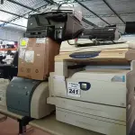 LOTE 241 - 03 IMPRESSORAS, VÁRIOS TECLADOS PARA PC E 02 APARELHOS DE FAX MARCAS E MODELOS DIVERSOS.  (NO ESTADO) ATENÇÃO! FAZER A VISITAÇÃO ANTES DE ARREMATAR, NÃO SABEMOS SE FUNCIONA. LEILÃO NÃO TEM GARANTIA E NEM DEVOLUÇÃO, SUJEITO A POSSÍVEIS AVARIAS VISÍVEIS/OCULTAS E/OU AUSÊNCIA DE COMPONENTES.