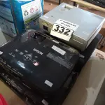 LOTE 332 - 04 PROJETORES MULTIMIDIA MARCAS E MODELOS DIVERSOS PARA RETIRADA DE PEÇAS. (NO ESTADO) ATENÇÃO! FAZER A VISITAÇÃO ANTES DE ARREMATAR, NÃO SABEMOS SE FUNCIONA. LEILÃO NÃO TEM GARANTIA E NEM DEVOLUÇÃO, SUJEITO A POSSÍVEIS AVARIAS VISÍVEIS/OCULTAS E/OU AUSÊNCIA DE COMPONENTES.