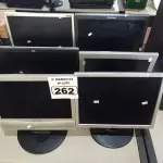 LOTE 262 - 06 MONITORES MARCAS E MODELOS DIVERSOS PARA RETIRADA DE PEÇAS. (NO ESTADO) ATENÇÃO! FAZER A VISITAÇÃO ANTES DE ARREMATAR, NÃO SABEMOS SE FUNCIONA. LEILÃO NÃO TEM GARANTIA E NEM DEVOLUÇÃO, SUJEITO A POSSÍVEIS AVARIAS VISÍVEIS/OCULTAS E/OU AUSÊNCIA DE COMPONENTES.