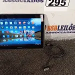 LOTE 295 - 01 TABLET SAMSUNG TAB2 TELA 10.1” COM CABO. (NO ESTADO) ATENÇÃO! FAZER A VISITAÇÃO ANTES DE ARREMATAR, NÃO SABEMOS SE FUNCIONA. LEILÃO NÃO TEM GARANTIA E NEM DEVOLUÇÃO, SUJEITO A POSSÍVEIS AVARIAS VISÍVEIS/OCULTAS E/OU AUSÊNCIA DE COMPONENTES.