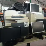LOTE 214 - 02 IMPRESSORAS MULTIFUNCIONAL E 10 MONITORES MARCAS E MODELOS DIVERSOS PARA RETIRADA DE PEÇAS. (NO ESTADO) ATENÇÃO! FAZER A VISITAÇÃO ANTES DE ARREMATAR, NÃO SABEMOS SE FUNCIONA. LEILÃO NÃO TEM GARANTIA E NEM DEVOLUÇÃO, SUJEITO A POSSÍVEIS AVARIAS VISÍVEIS/OCULTAS E/OU AUSÊNCIA DE COMPONENTES.