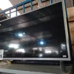 LOTE 226 - 01 TV LG 32” POL PARA RETIRADA DE PEÇAS. (NO ESTADO) ATENÇÃO! FAZER A VISITAÇÃO ANTES DE ARREMATAR, NÃO SABEMOS SE FUNCIONA. LEILÃO NÃO TEM GARANTIA E NEM DEVOLUÇÃO, SUJEITO A POSSÍVEIS AVARIAS VISÍVEIS/OCULTAS E/OU AUSÊNCIA DE COMPONENTES.