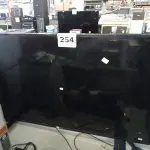 LOTE 254 - 01 TV SAMSUNG 48” POL PARA RETIRADA DE PEÇAS. (NO ESTADO) ATENÇÃO! FAZER A VISITAÇÃO ANTES DE ARREMATAR, NÃO SABEMOS SE FUNCIONA. LEILÃO NÃO TEM GARANTIA E NEM DEVOLUÇÃO, SUJEITO A POSSÍVEIS AVARIAS VISÍVEIS/OCULTAS E/OU AUSÊNCIA DE COMPONENTES.