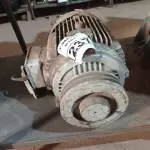 LOTE 237 - 01 MOTOR ELÉTRICO. (NO ESTADO) ATENÇÃO! FAZER A VISITAÇÃO ANTES DE ARREMATAR, NÃO SABEMOS SE FUNCIONA. LEILÃO NÃO TEM GARANTIA E NEM DEVOLUÇÃO, SUJEITO A POSSÍVEIS AVARIAS VISÍVEIS/OCULTAS E/OU AUSÊNCIA DE COMPONENTES.