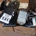 LOTE 131 - 01 LOTE COM PERIFÉRICOS DIVERSOS. (NO ESTADO) ATENÇÃO! FAZER A VISITAÇÃO ANTES DE ARREMATAR, NÃO SABEMOS SE FUNCIONA. LEILÃO NÃO TEM GARANTIA E NEM DEVOLUÇÃO, SUJEITO A POSSÍVEIS AVARIAS VISÍVEIS/OCULTAS E/OU AUSÊNCIA DE COMPONENTES.
