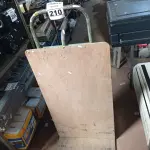 LOTE 210 - 01 CARRINHO PARA TRANSPORTE DE CARGAS. (NO ESTADO) ATENÇÃO! FAZER A VISITAÇÃO ANTES DE ARREMATAR, NÃO SABEMOS SE FUNCIONA. LEILÃO NÃO TEM GARANTIA E NEM DEVOLUÇÃO, SUJEITO A POSSÍVEIS AVARIAS VISÍVEIS/OCULTAS E/OU AUSÊNCIA DE COMPONENTES.