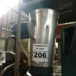 LOTE 206 - 01 LIQUIDIFICADOR INDUSTRIAL MARCA POLI. (NO ESTADO) ATENÇÃO! FAZER A VISITAÇÃO ANTES DE ARREMATAR, NÃO SABEMOS SE FUNCIONA. LEILÃO NÃO TEM GARANTIA E NEM DEVOLUÇÃO, SUJEITO A POSSÍVEIS AVARIAS VISÍVEIS/OCULTAS E/OU AUSÊNCIA DE COMPONENTES.
