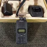 LOTE 007 - 01 RÁDIO COMUNICADOR. (NO ESTADO) ATENÇÃO! FAZER A VISITAÇÃO ANTES DE ARREMATAR, NÃO SABEMOS SE FUNCIONA. LEILÃO NÃO TEM GARANTIA E NEM DEVOLUÇÃO, SUJEITO A POSSÍVEIS AVARIAS VISÍVEIS/OCULTAS E/OU AUSÊNCIA DE COMPONENTES.