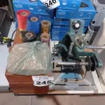 LOTE 245 - 01 MÁQUINA PARA TIPOGRAFIA COM ACESSÓRIOS. (NO ESTADO) ATENÇÃO! FAZER A VISITAÇÃO ANTES DE ARREMATAR, NÃO SABEMOS SE FUNCIONA. LEILÃO NÃO TEM GARANTIA E NEM DEVOLUÇÃO, SUJEITO A POSSÍVEIS AVARIAS VISÍVEIS/OCULTAS E/OU AUSÊNCIA DE COMPONENTES.