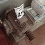 LOTE 218 - 01 MOTOR ELÉTRICO. (NO ESTADO) ATENÇÃO! FAZER A VISITAÇÃO ANTES DE ARREMATAR, NÃO SABEMOS SE FUNCIONA. LEILÃO NÃO TEM GARANTIA E NEM DEVOLUÇÃO, SUJEITO A POSSÍVEIS AVARIAS VISÍVEIS/OCULTAS E/OU AUSÊNCIA DE COMPONENTES.