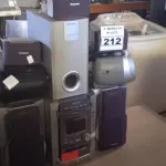 LOTE 212 - 03 APARELHOS DE SOM MARCAS E MODELOS DIVERSOS. (NO ESTADO) ATENÇÃO! FAZER A VISITAÇÃO ANTES DE ARREMATAR, NÃO SABEMOS SE FUNCIONA. LEILÃO NÃO TEM GARANTIA E NEM DEVOLUÇÃO, SUJEITO A POSSÍVEIS AVARIAS VISÍVEIS/OCULTAS E/OU AUSÊNCIA DE COMPONENTES.