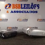 LOTE 020 - 02 PROJETORES MULTIMIDIA MARCAS E MODELOS DIVERSOS PARA RETIRADA DE PEÇAS. (NO ESTADO) ATENÇÃO! FAZER A VISITAÇÃO ANTES DE ARREMATAR, NÃO SABEMOS SE FUNCIONA. LEILÃO NÃO TEM GARANTIA E NEM DEVOLUÇÃO, SUJEITO A POSSÍVEIS AVARIAS VISÍVEIS/OCULTAS E/OU AUSÊNCIA DE COMPONENTES.