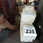 LOTE 235 - 03 IMPRESSORAS DE CUPOM. (NO ESTADO) ATENÇÃO! FAZER A VISITAÇÃO ANTES DE ARREMATAR, NÃO SABEMOS SE FUNCIONA. LEILÃO NÃO TEM GARANTIA E NEM DEVOLUÇÃO, SUJEITO A POSSÍVEIS AVARIAS VISÍVEIS/OCULTAS E/OU AUSÊNCIA DE COMPONENTES.